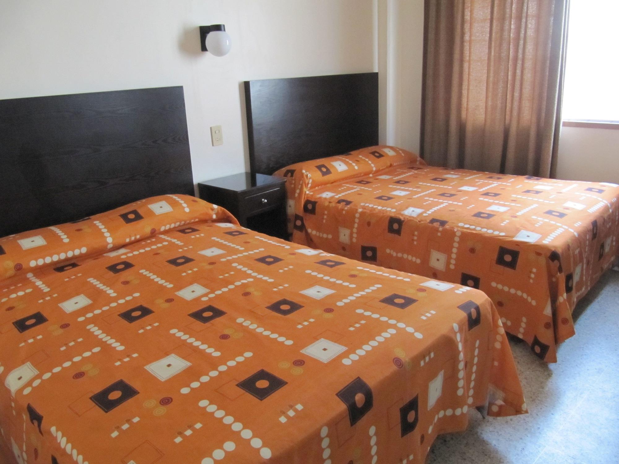 Hotel Amparo 2*